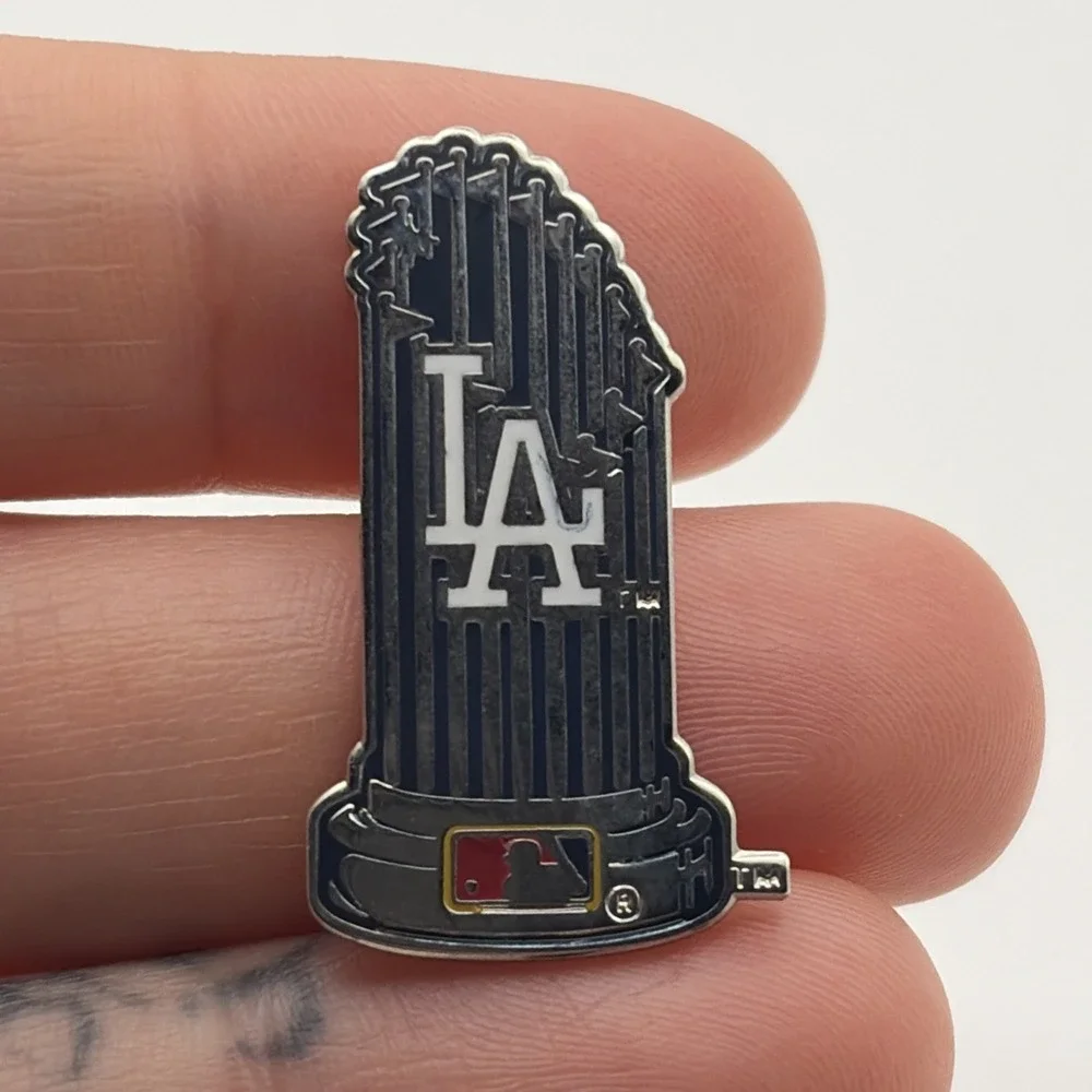 MLB Baseball Los Angeles Dodgers World Series Championship Trophy Lapel Hat Pin